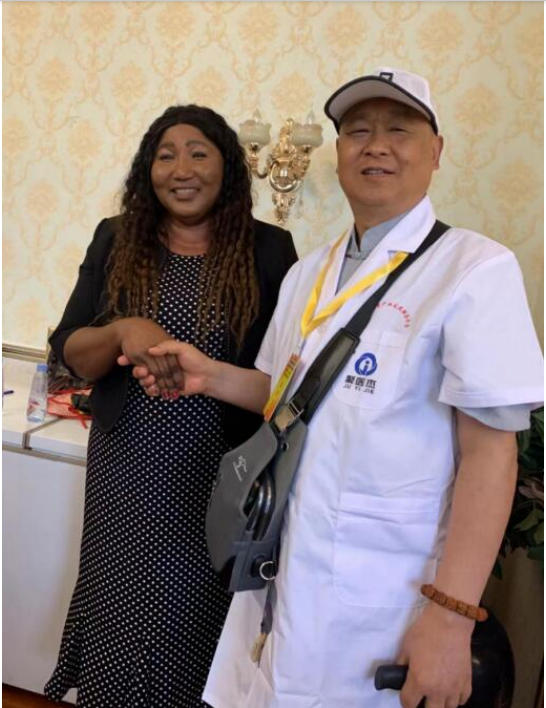 马年新春大拜年：承千年中医韵，暖万家健康情——访著名股骨头病专家严德华