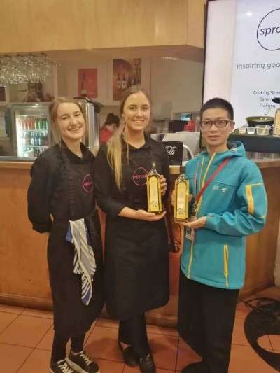 喜迎全国两会特别报道 最美名中医——唐珮翔