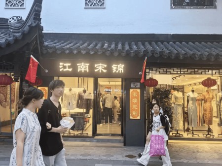 礼赞八一特别报道：王成义以绣针映军魂，以匠心铸国韵