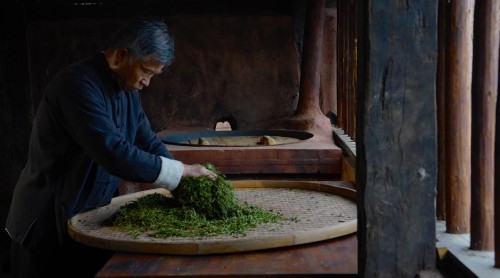 守百年贡茶技艺 传千年茶韵文脉——传奇茶匠李兴昌